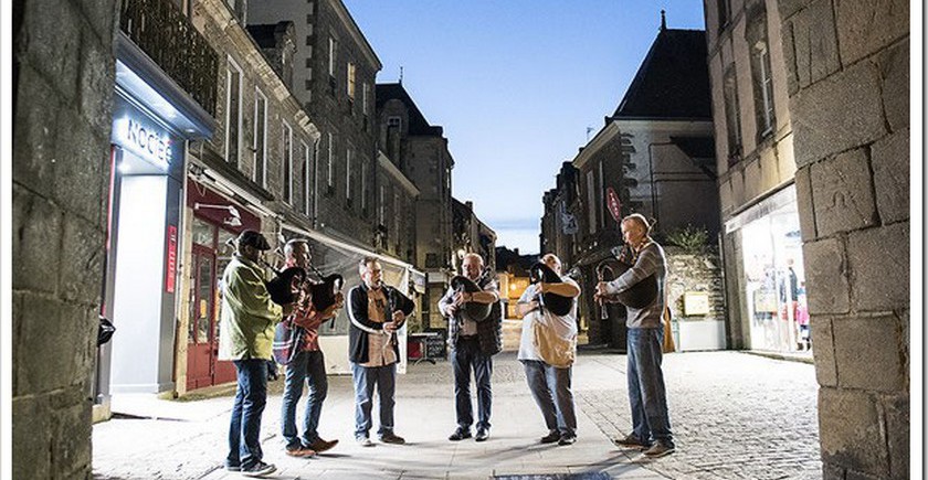 Chanteurs et musiciens des Veuzous 