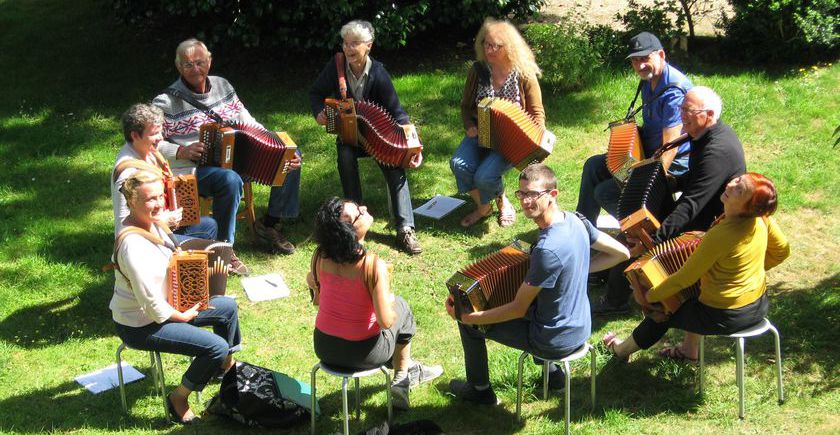 Ecole d'accordéon MINTIN ATAO 